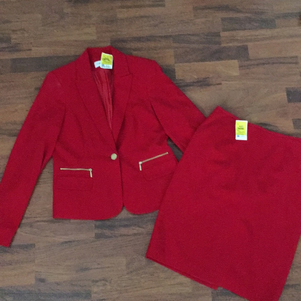Calvin Klein two piece red suit size 6 NWT